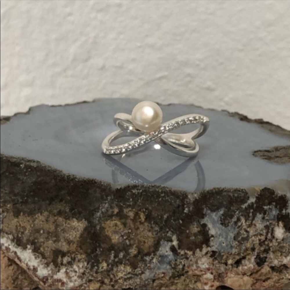 STERLING SILVER AND PEARL RING - Picture 6 of 7